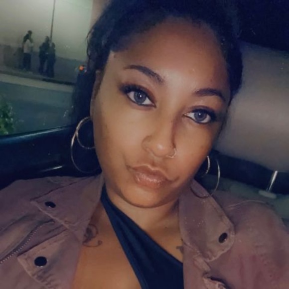 Meet your Posher, Amber - Picture 1 of 1